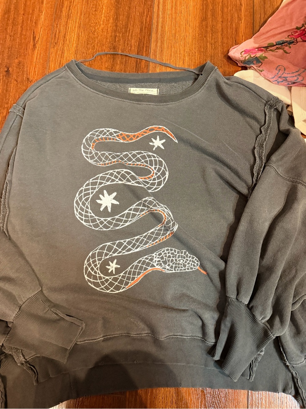 We the free Camden top snake